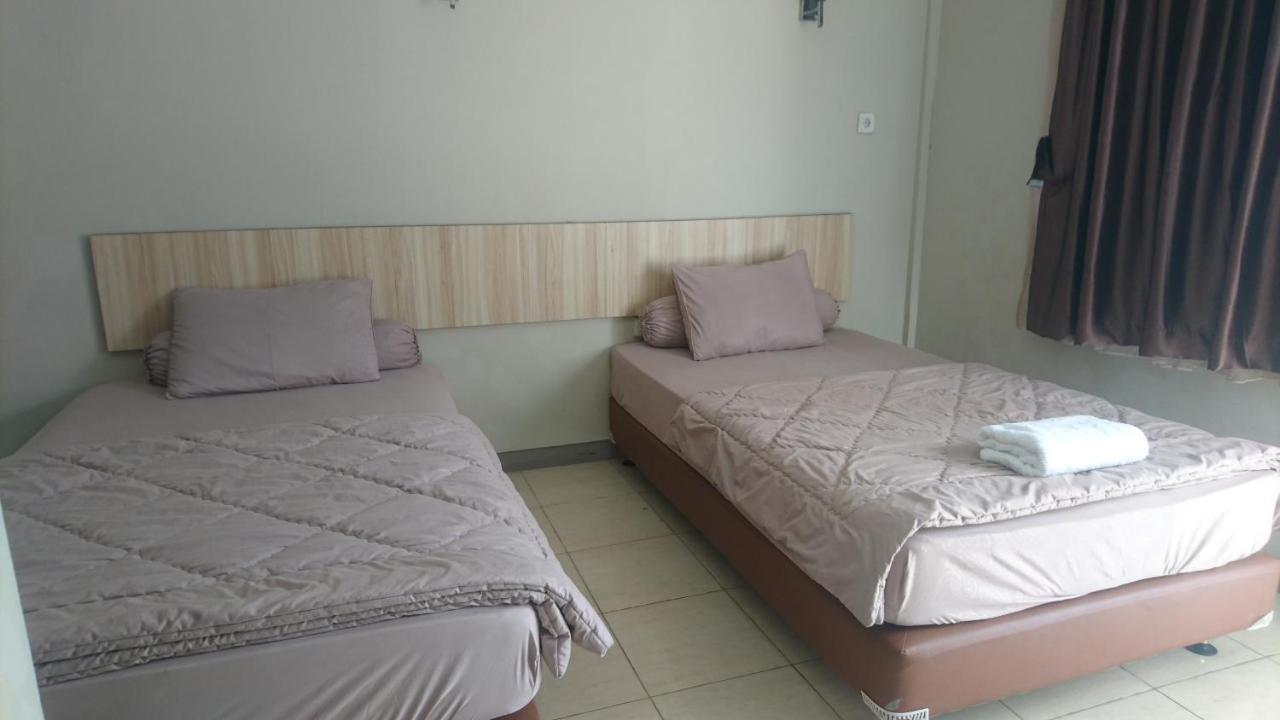 Liberty Homestay Parit  Exterior foto