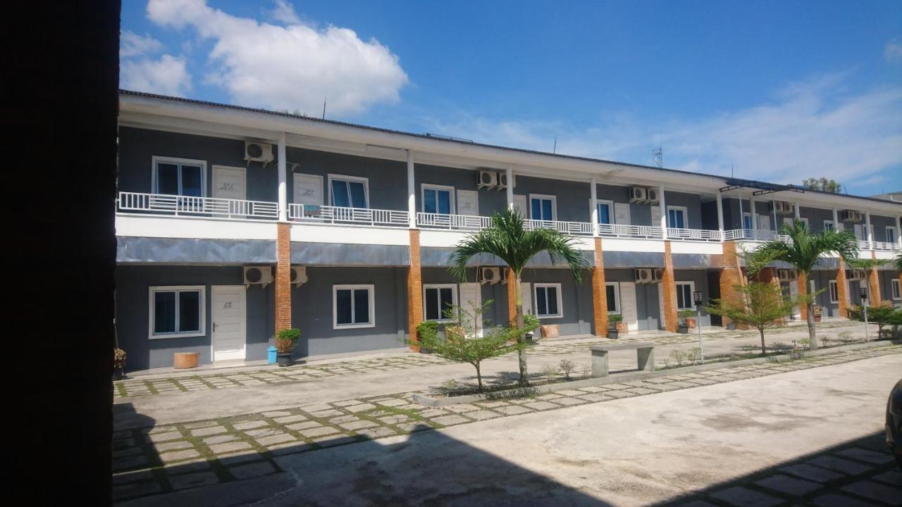 Liberty Homestay Parit  Exterior foto